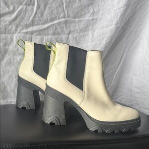 Sorel Cream and Black Heeled Boots